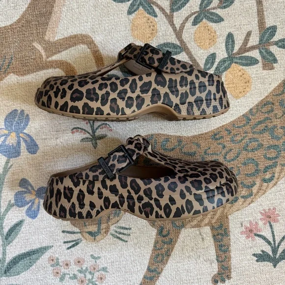 CROCS Leopard Print Mary Jane Mules size Women's 7 - Picture 3 of 5
